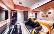 210号室①【ゴスロリ
room】
（Type：H／Service）
Stay:￥8,900～，
Rest:￥4,900～　　NEW！