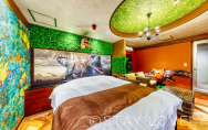 310号室①【ダイナソーroom】
（Type：D／Deluxe A）
Stay:￥12,900～，
Rest:￥6,900～　　NEW！