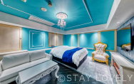 403号室①【ゴスロリroom】
（Type：E／Deluxe B）
Stay:￥11,900～，
Rest:￥6,490～　　NEW！