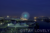 客室の窓から見える夜景