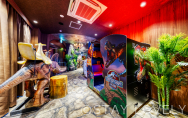 【Arcade Game ＆ Dinosaur Ride】（1F Common areas）